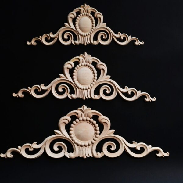 FRONTON DECORATIV DIN LEMN-MODEL REGAL 50 cm x h 16.5 cm